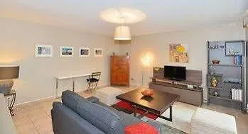 Ambiance - Part Dieu Apartman *